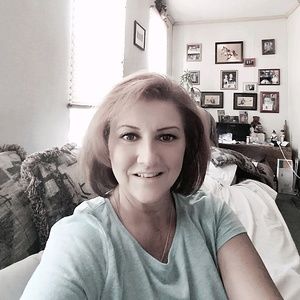 Meet your Posher, Debbie